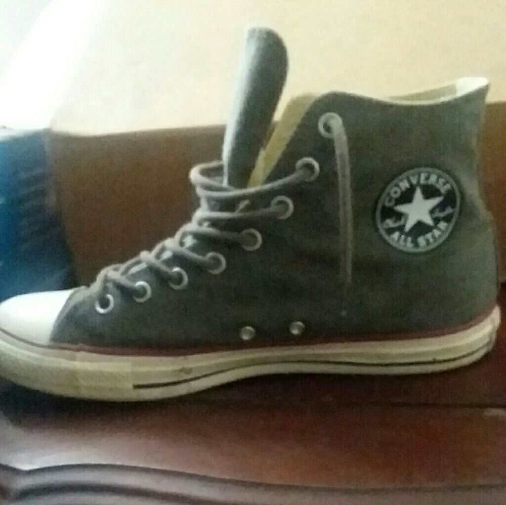 Converse - Picture 2 of 3